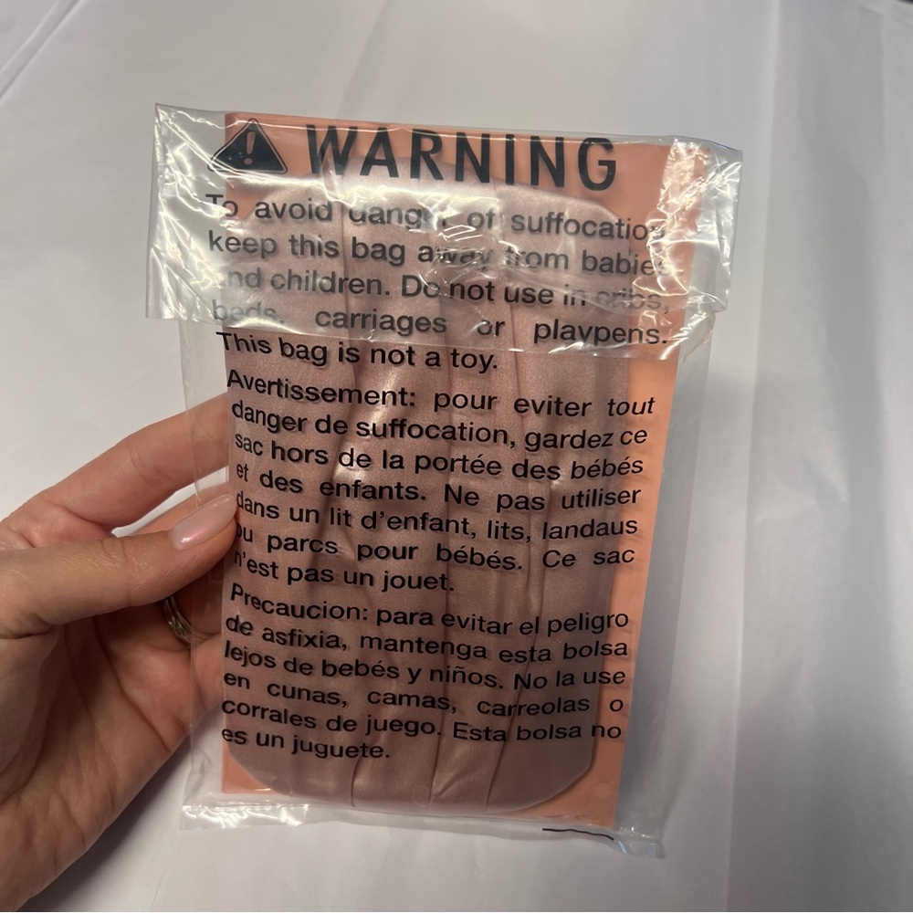 SLIP Face Covering Mask - Picture 3 of 4
